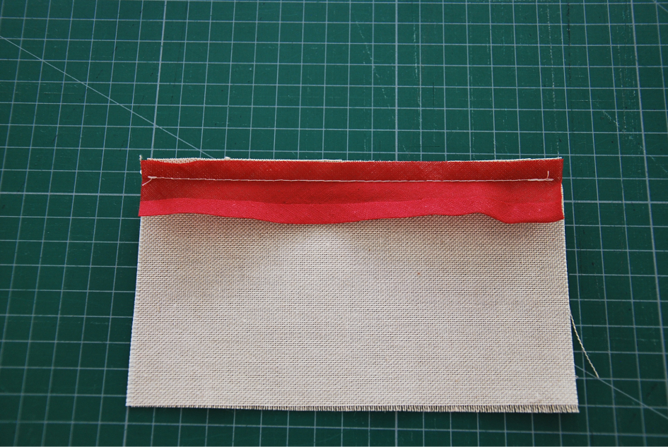 Našití šikmého proužku (2)